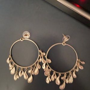 Kendra Scott hoop earrings